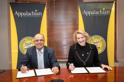 AURAK Signs Extra Cooperation Agreement with Appalachian State University