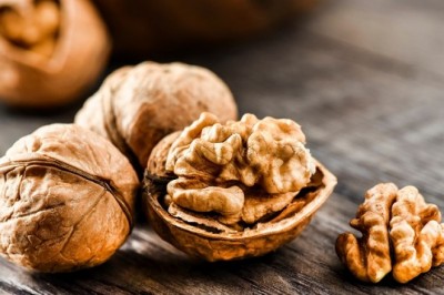 Study: Regular walnut consumption linked to healthy aging in women