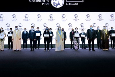 Mohammed bin Rashid honours 10 Winners of 2022 Zayed Sustainability Prize