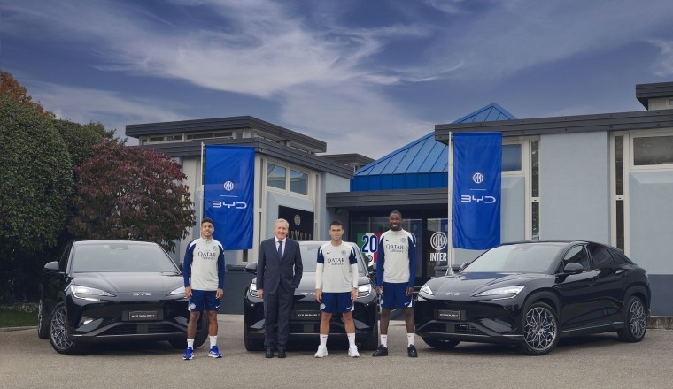 BYD delivers the new SEALION 7 INTER EDITION to FC Internazionale Milano